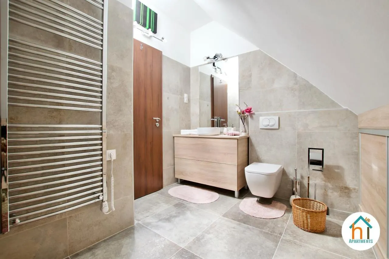 Premium Apartment By Hi5 - Penthouse Studio + Rooftop Budapest